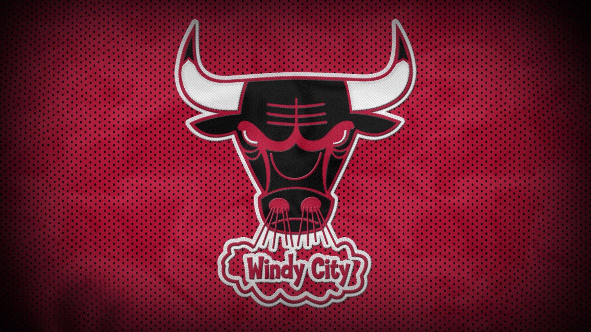 米内罗单骑闯关引争议，球迷热议这也不传吗？瞬间