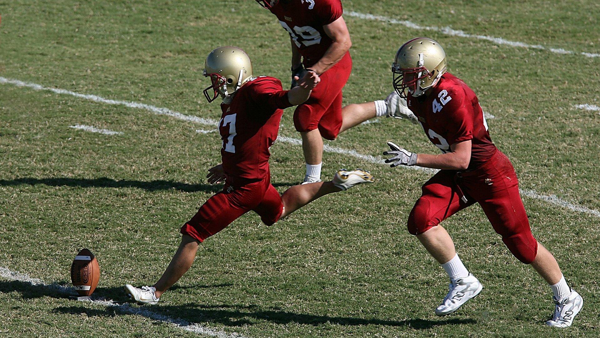 阿齐兹三度破门！中超对决中再现克星本色，助队力克成都蓉城